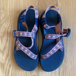 Lightly used Women’s Chaco size 7